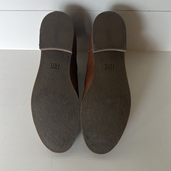 Frye Leather Chelsea Booties NWOT Size 7.5 - Picture 4 of 6